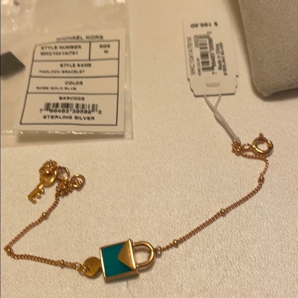 Michael kors padlock necklace - Picture 2 of 4